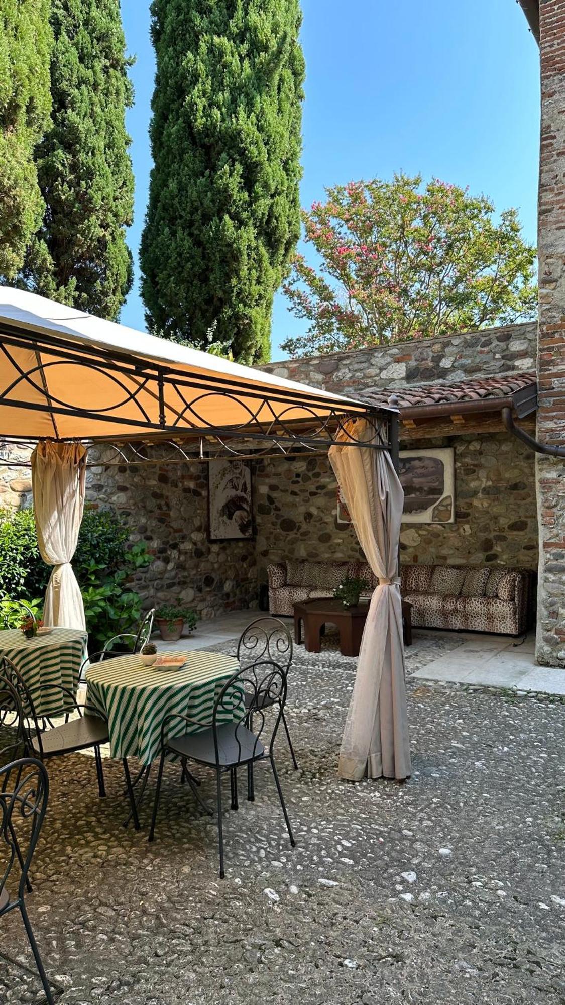 Ca' Hemingway Aparthotel Bassano del Grappa Exterior photo